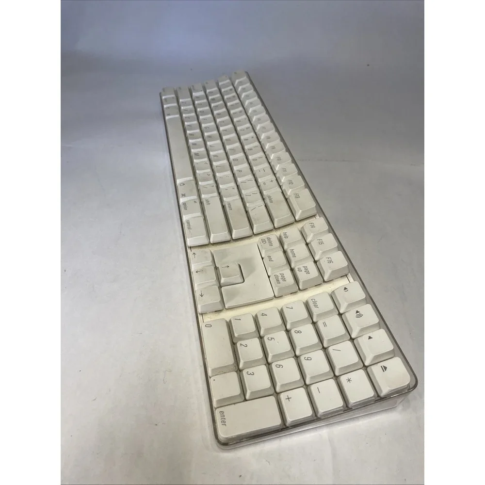 Apple A1016 Wireless Bluetooth Mechanical Keyboard White TESTED